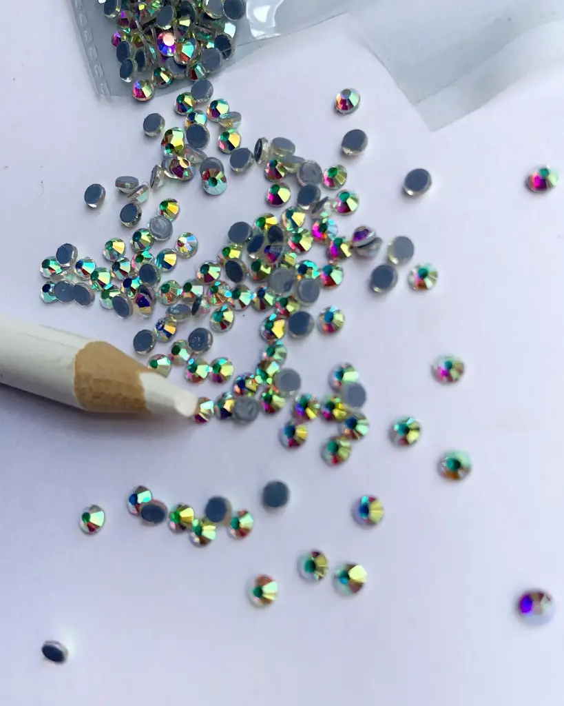 HOTFIX - BRILLOS - CRYSTAL AB - SS10