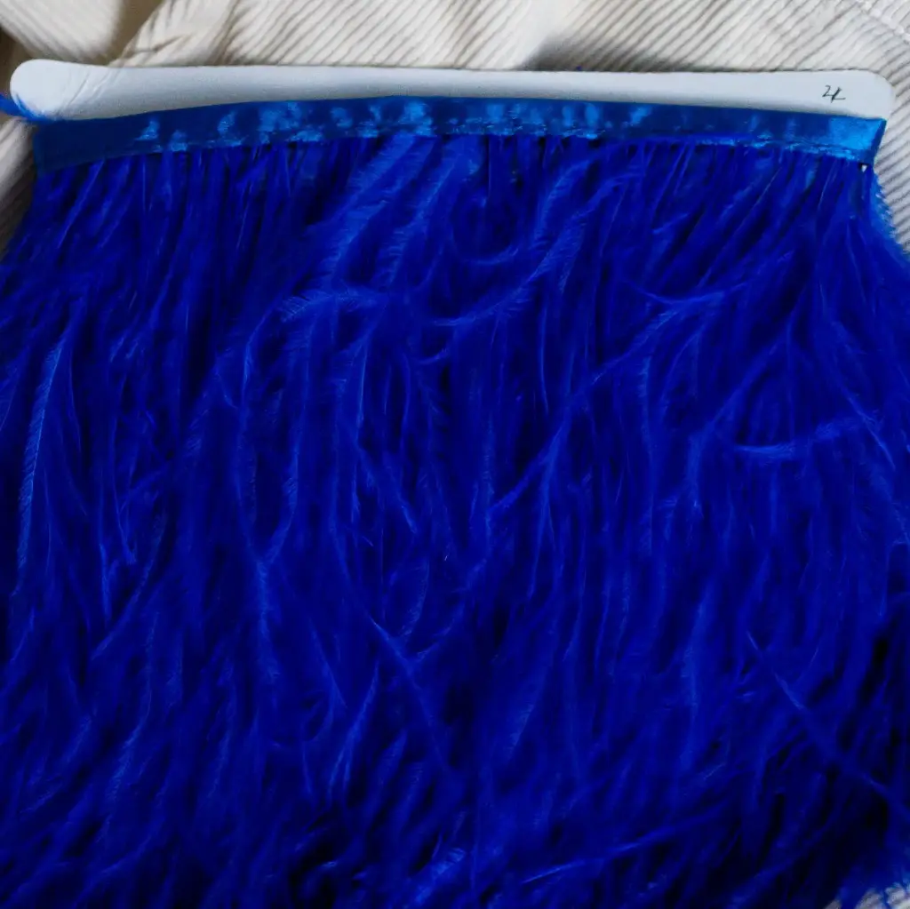 GALONES - DE PLUMAS - AZUL - 10 a 15 cm - por METRO