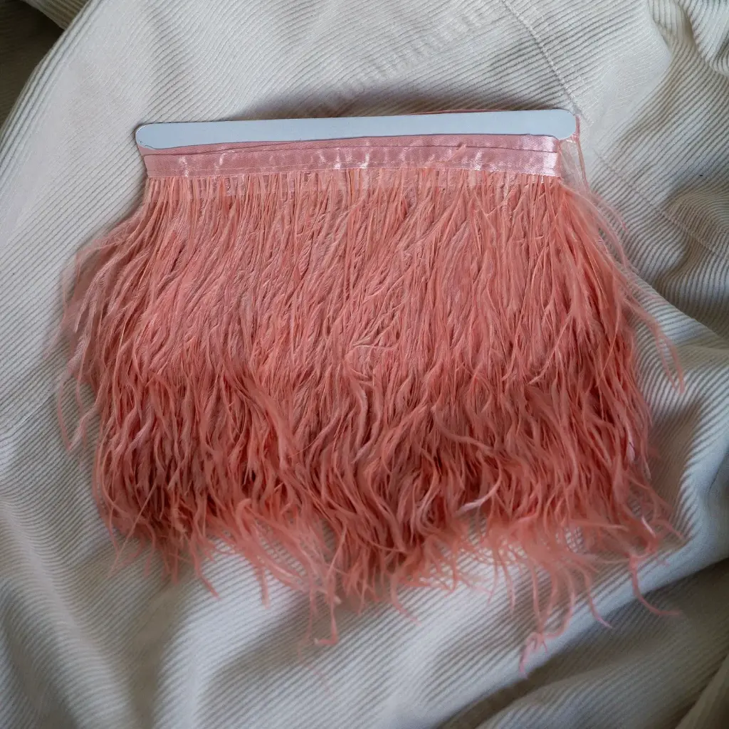 GALONES - DE PLUMAS - ROSA - 10 a 15 cm -  por METRO