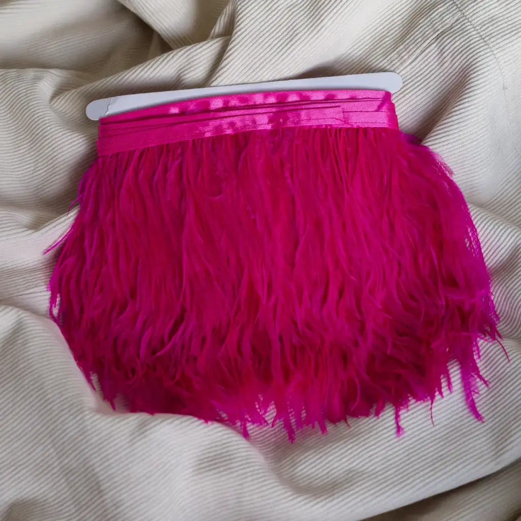 GALONES - DE PLUMAS - FUCHSIA - 10 a 15 cm - por METRO