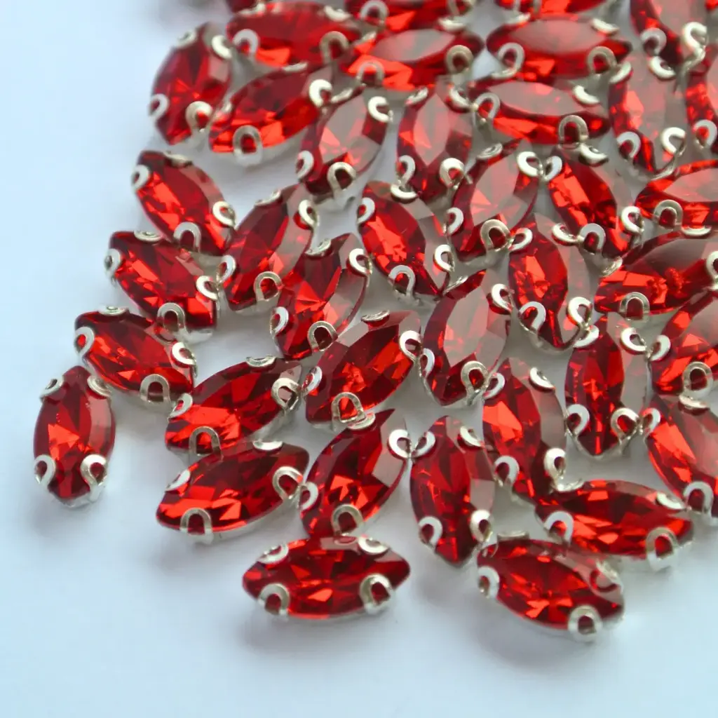 ENGARZADAS - NAVETTE - SIAM - 7x15 (100un)