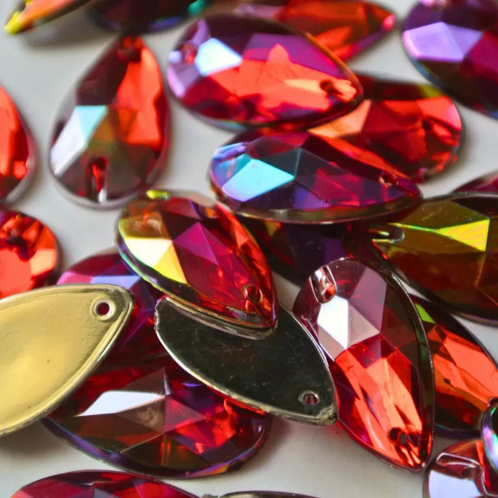 PIEDRAS DE ACRÍLICO - LÁGRIMA - LIGHT SIAM AB - 17x28 (200un)