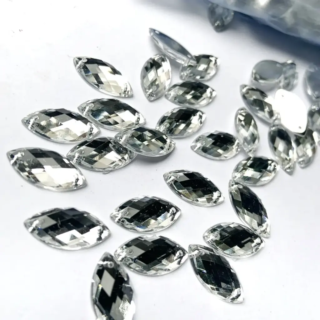 PIEDRAS DE ACRÍLICO - NAVETTE - CRYSTAL - 9x18 (100un)